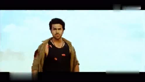 一部高猛彪悍动作片狂风战神,手提收割刀,残暴杀戮,一个不留