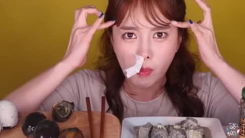 超级整蛊霸王:小伙真狠,竟连自己的脸蛋都不放过!
