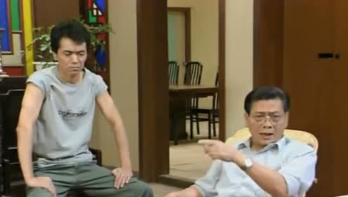 外来媳妇本地郎:康伯有事瞒着家人,兄弟动家法审问,这架势厉害了