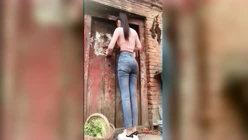 我们村的女巨人,这身高没人敢娶,好可惜啊!