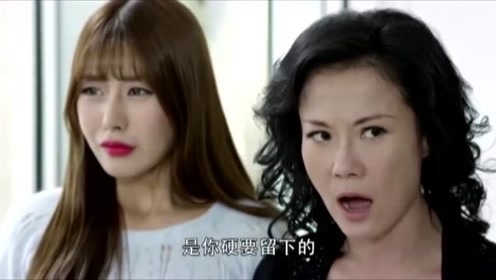 后妈就是恶毒,亲女儿的旧衣服宁愿扔了,也不想给女孩穿!