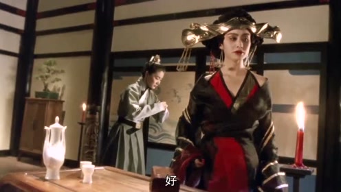 自己一直信仰的师傅突然要喂自己毒药，花无缺毫不犹豫地吃下去了