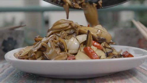 这种蘑菇号称“植物河豚”，明知道有毒，人们还是对它大快朵颐！