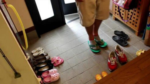 日本传统文化:进屋必须脱鞋,遇到致命脚臭怎么办?答案令人意外