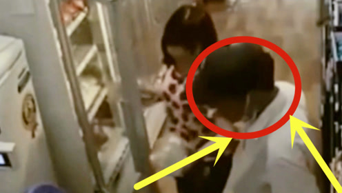 小女孩正在打理店面,猥琐大叔突然进来,手法娴熟,真是恶心!