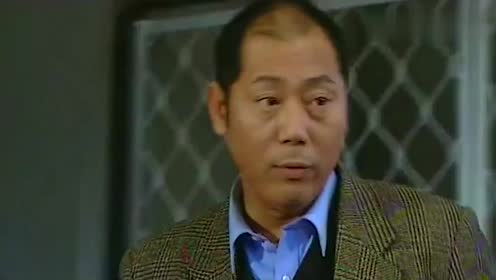 重案六组大曾试图安慰他,并且用他来钓大鱼,终于发现了目标
