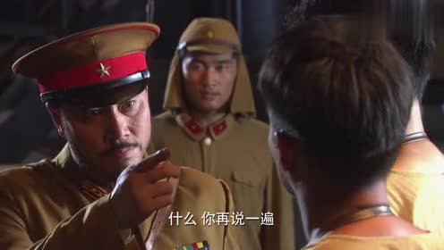 冲出月亮岛:典狱长看上校没有屈服自己,就要活埋俩人,搞事情啊