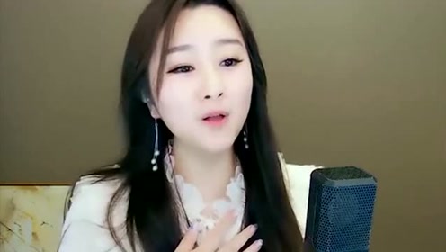 菲儿翻唱《酒醉的蝴蝶,声音温柔让人沉醉,比烟嗓思思唱的好听