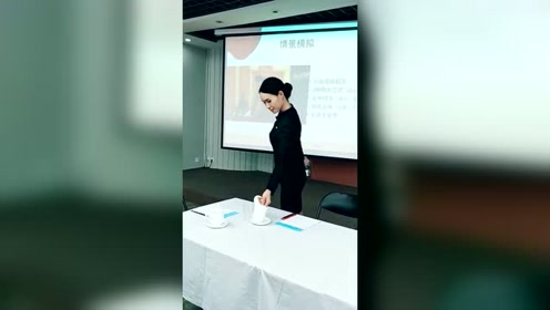 会议中如何给客人倒水,这些细节要谨记