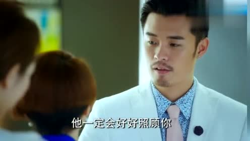 女孩带新男友看电影却还遇前男友，新男友一个动作，让她尴尬不已