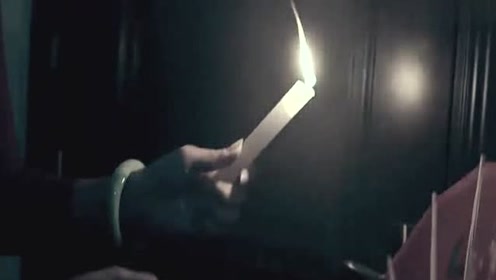 傍晚女子足持黑伞黑蜡,身后遽然隐现少收女鬼,有面瘆人啊!