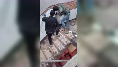 楼梯墙砖对缝贴法