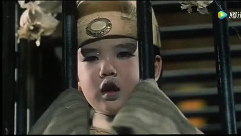 《僵尸少爷》三人合力营救被困小僵尸!这操作也太奇葩了!