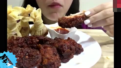 看着这美女吃东西的画面我想,一会来个下午茶,晚上还要加个宵夜