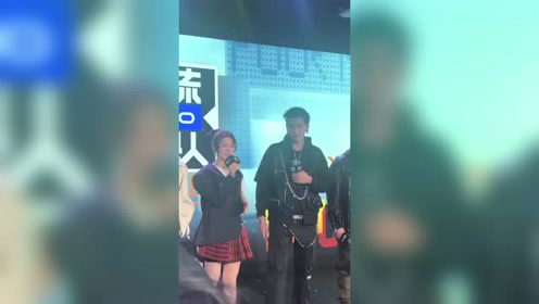 吴亦凡真的就像大哥哥一样宠着赵今麦,兄妹两互动也太可爱了