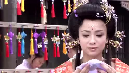 薛平贵与王宝钏:银钏看出手绢是宝钏绣的,小琪不买手绢了