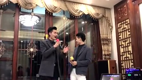 李子光 李子成 家中合唱潮剧《一家骨肉诉亲情》