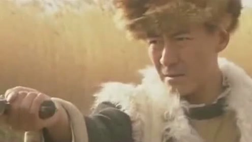 凶手太狠了,大白天就将三个活生生的人剃成白骨