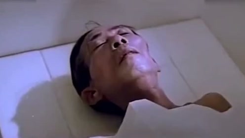小伙被人追杀,躲进医院太平间,谁知对方一个一个的检查!