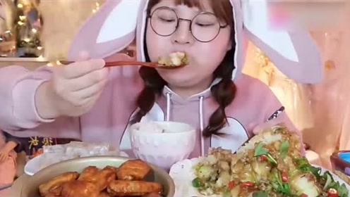 230斤大胖子吃播香辣鸡翅,是被饿了几天吗?吃相真得劲!