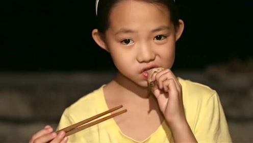 老人一小时只做一只烧鸡，烧鸡出锅后，实在是诱人无比！