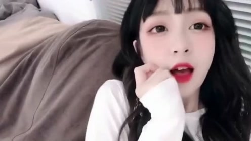 苓妹想走女神路线了,少了一份萝莉气质,多了一点御姐的感觉!