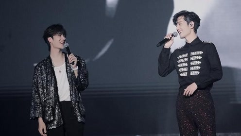 肖战王一博合体南京演唱会《无羁》focus,台下欢呼声一片,魅力杠杠的