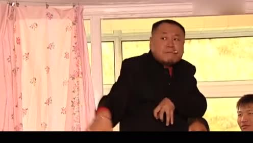 马大帅:彪哥喝酒和懵逼!当着村长面表演绝招"鹰抓挠"!太狠