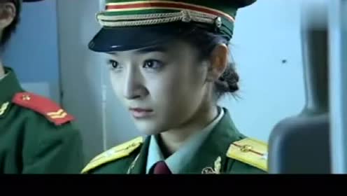 红蝎子:武警检查大巴,结果发现两个游客举止不正常,一查是毒贩