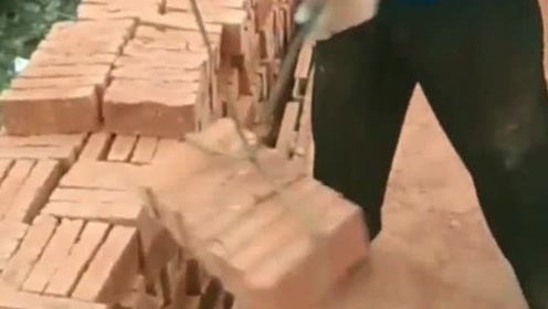 自从有了这个神器,民工的搬砖技术越来越强,简直轻松多了