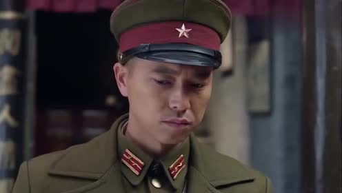 鬼子少佐为难美女!结果军官一说出美女的背景!少佐顿时就慌了!