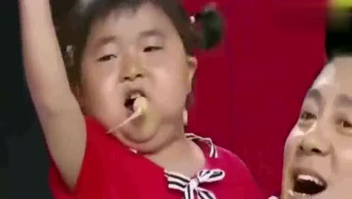 萌娃李欣蕊回来了,和蔡国庆合唱三百六十五个祝福,收了好多礼物