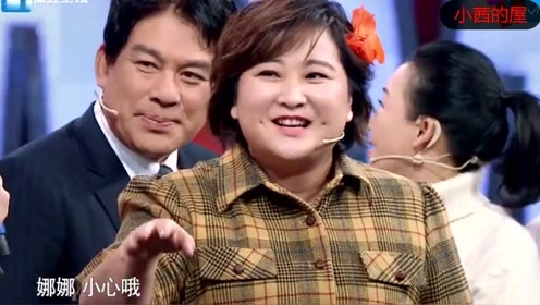 贾玲18岁照片被节目组放出,还吓唬欧阳娜娜长大后就这样,好逗