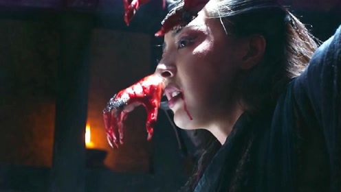 梅超风练成九阴白骨爪,却被小人抓住折磨,不见当年威风
