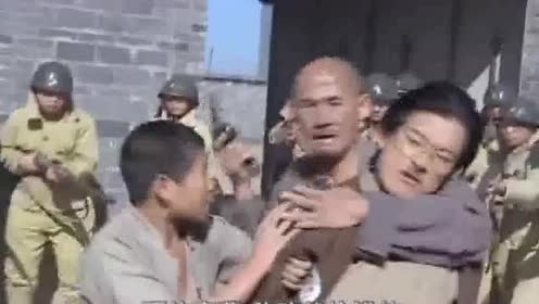 嘎子再想奇招!金保笤帚下枪,他就来个烛台下枪