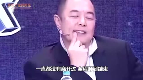 张铁林上跳水综艺节目当评委,眼神飘忽极具侵略,网友:你是来选妃子的