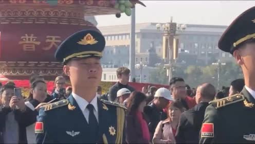 国旗手李振海发命令,声音清脆好听,颜值也非常帅气!