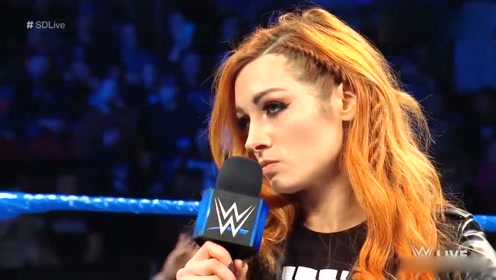 wwe:女皇夏洛特一席黑衣好美啊,跟美女疯狂互怼,真是霸气!