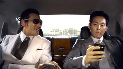 韩国电影《新世界》真正的黑白兄弟情,看看老大出场穿的鞋!