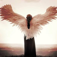 魔鬼中的天使(熱度:246)由happy 洋翻唱，原唱歌手馮提莫