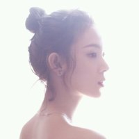 恋恋风尘 - 老狼(热度:37147)由莎莎翻唱，原唱歌手