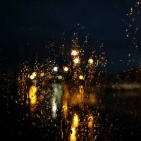 雨夜的浪漫(热度:87)由V翻唱，原唱歌手谭咏麟