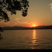 美丽的松山湖(热度:195)由姸妍假日暂退翻唱，原唱歌手王丽达