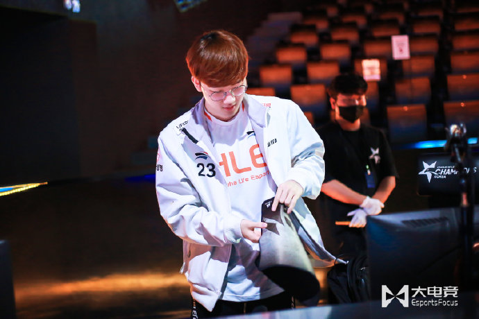 11月17日,hle更推表示 viper,lehends合约到期离队,外界对vipe