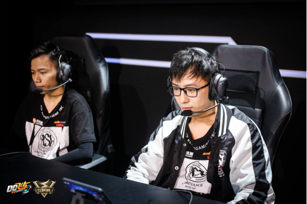 雷公在rsg.胖鱼的掩护和疯狂输出下成功超越对手,临近终点rsg.