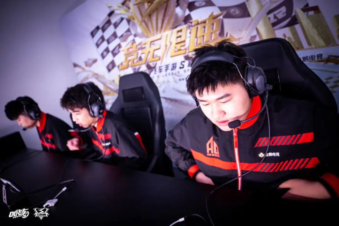 duck的各种干扰,ag.捕熊拉开一定的领跑距离成功过线.