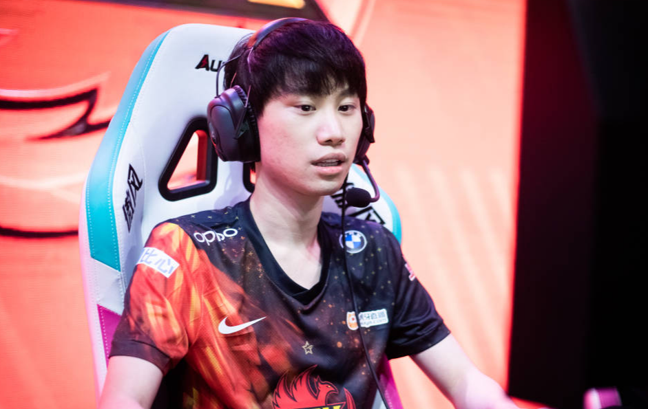 相信不少lpl粉丝们的关注点依旧是在fpx新人打野北川身上