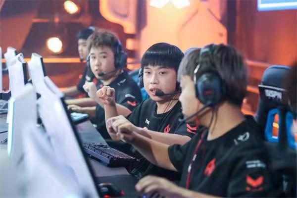 [穿越火线] AG|宠儿圆梦泪洒赛场，FMVP实至名归！