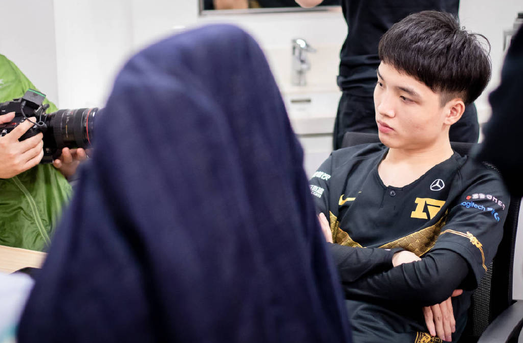 lpl春晚rng扳回一局 gala小龙堡的发挥尤为出色-英雄联盟官方网站