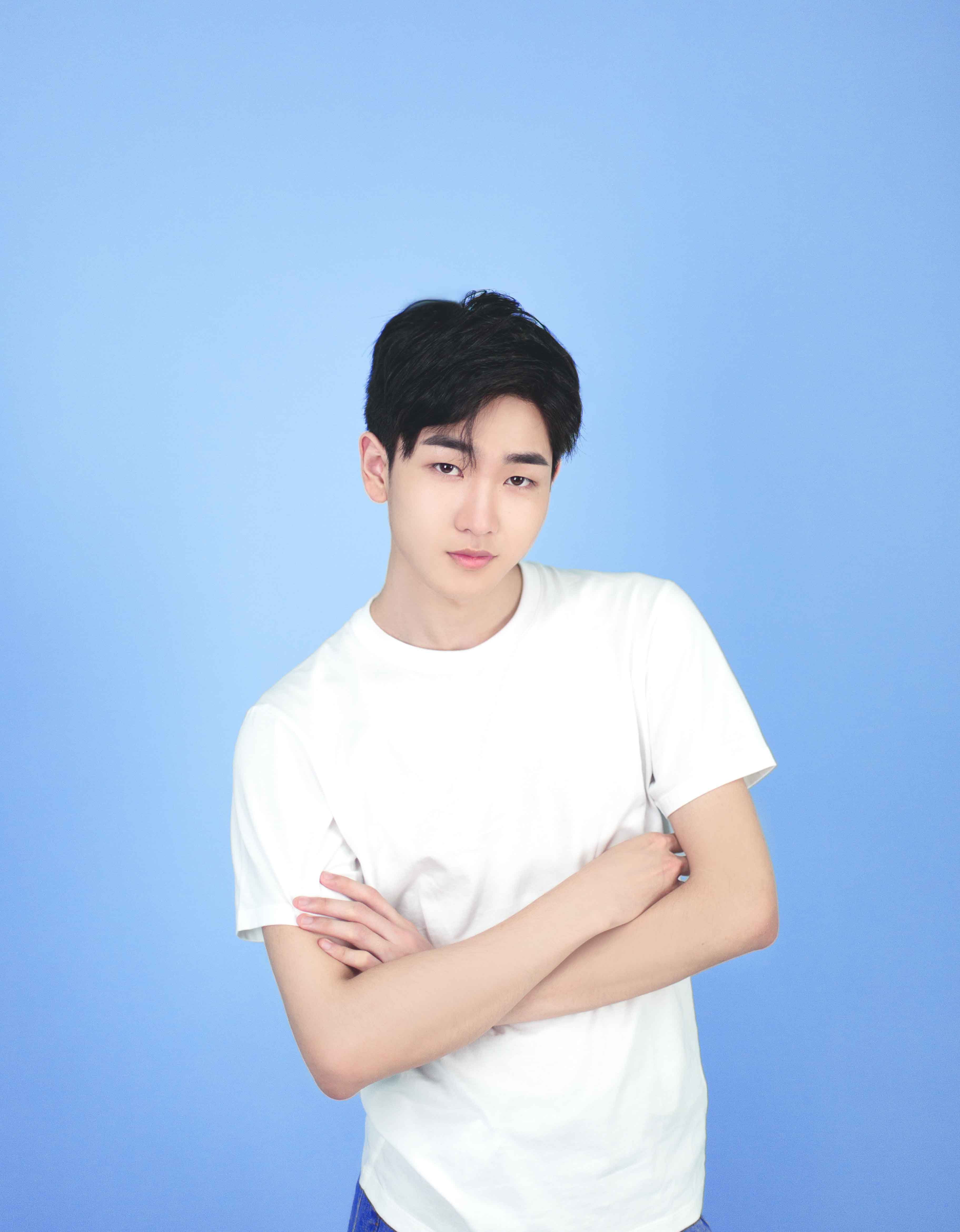 tfire伟妹,一手貂蝉总是能灵活走位1v5,让直播间的观众直呼不可能.